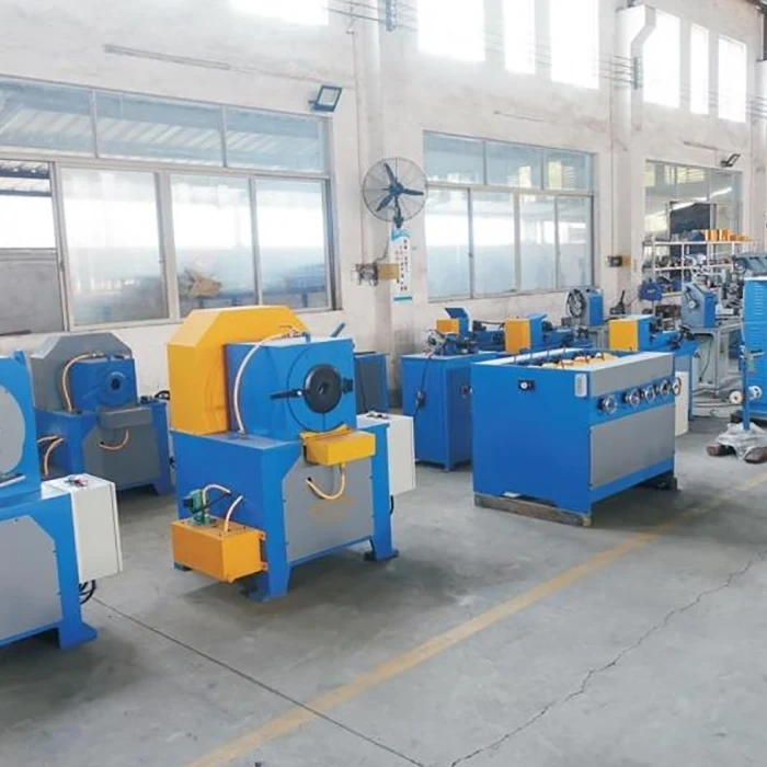 Na príomhghnéithe den tsraith Straightening Machine.
